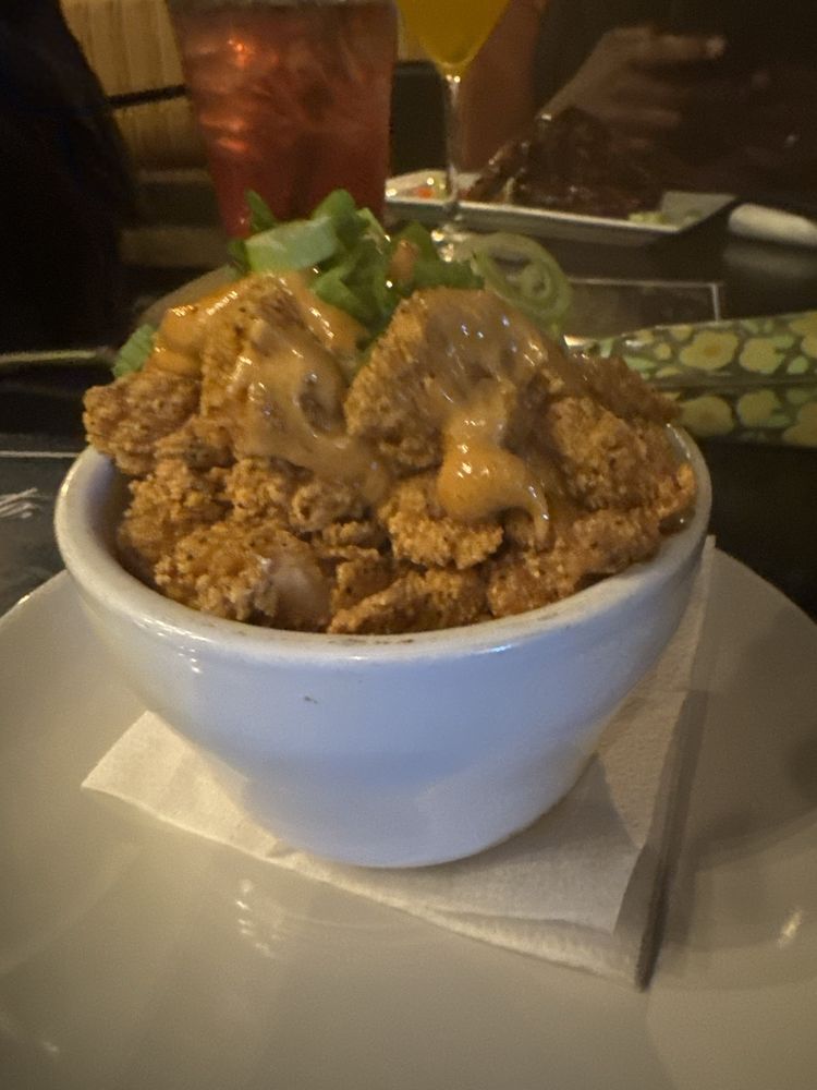 ESSIE’S RESTAURANT & LOUNGE Updated November 2024 45 Photos & 28