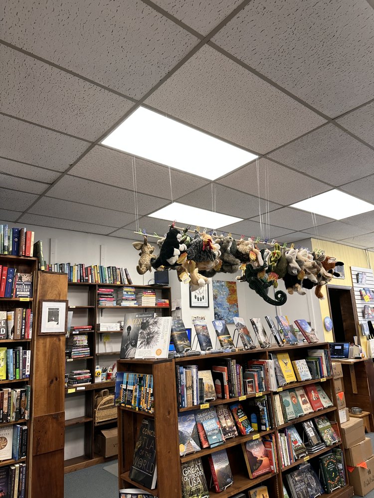 EXCELSIOR BAY BOOKS Updated October 2024 36 Water St, Excelsior