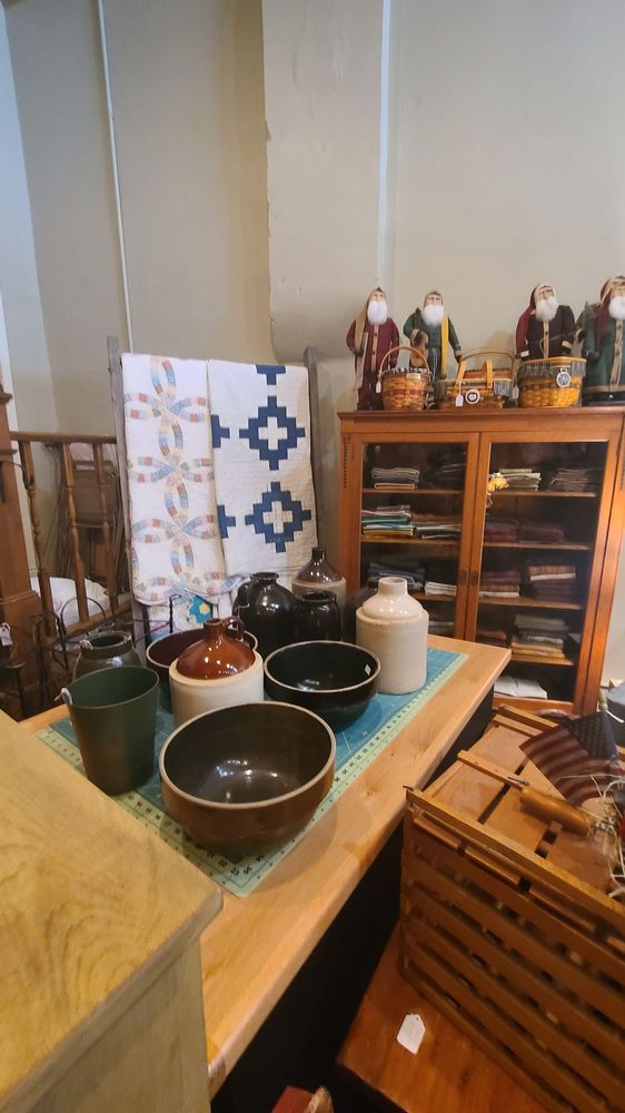 FIRESIDE PRIMITIVES Updated October 2024 20 Photos 101 S Main St, Kirklin, Indiana