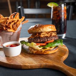 Simon's Restaurant - Burger