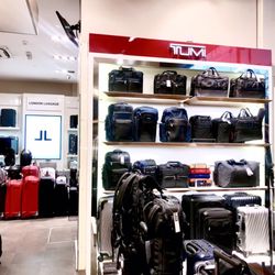 London Luggage Company - 12/12/2018:  Awwww~There's my Tumi Satchel!