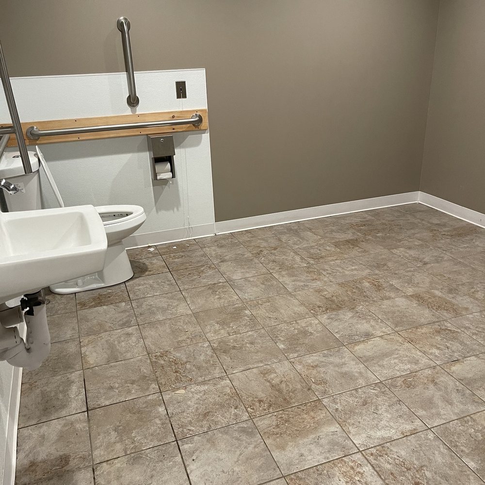 Yankee Cider - You can tango in this bathroom - Cideries Near Me - East Haddam, Connecticut Yankee Cider - You can tango in this bathroom - Cideries Near Me - East Haddam, Connecticut