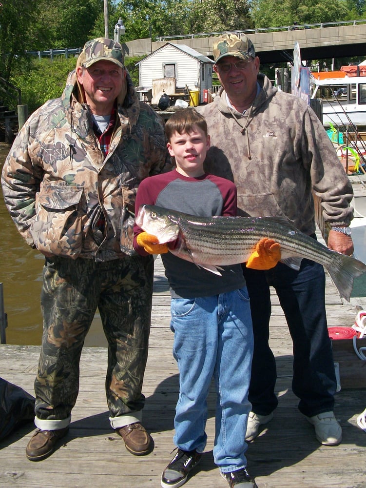 LUCKY STRIKE CHARTERS Updated October 2024 533 Deale Rd, Deale