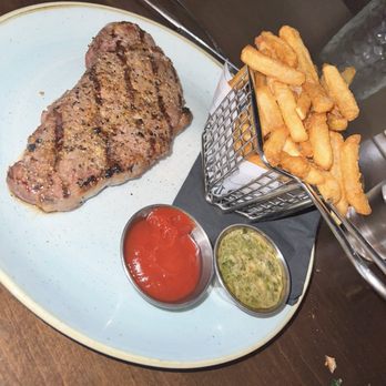 Dolly's - New York Strip Steak - Cocktail Bars Near Me - New York, New York
