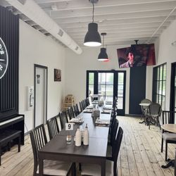 Herand's Kitchen - Inside seating