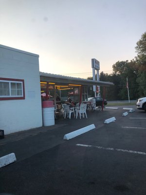 Mac's Drive-In by null