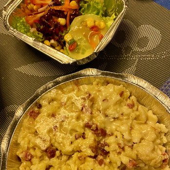 Restaurant Miteinander - Käsespätzle mit Salat - Austrian Near Me - Berlin, BE Restaurant Miteinander - Käsespätzle mit Salat - Austrian Near Me - Berlin, BE