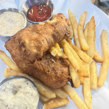 The Garrison at Tega Cay - Fish and chips - Wine Bars Near Me - Tega Cay, South Carolina