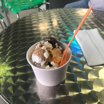 Yodies - a bowl of ice cream with fruit and nuts - Ice Cream & Frozen Yogurt Near Me - Connersville, Indiana Yodies - a bowl of ice cream with fruit and nuts - Ice Cream & Frozen Yogurt Near Me - Connersville, Indiana