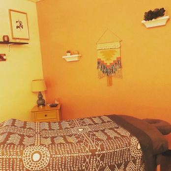Tula Massage - Treatment room - Massage Therapy Near Me - Encinitas, California Tula Massage - Treatment room - Massage Therapy Near Me - Encinitas, California