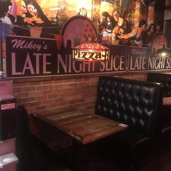 Mikey's Late Night Slice - Cozy booth - Pizza Near Me - Cincinnati, Ohio