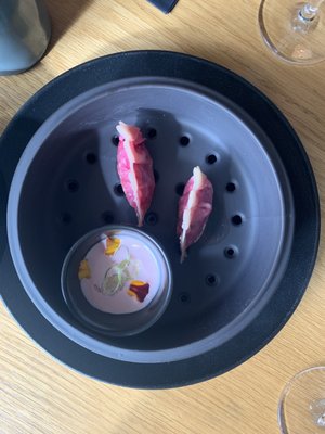 DIM Dining* by null