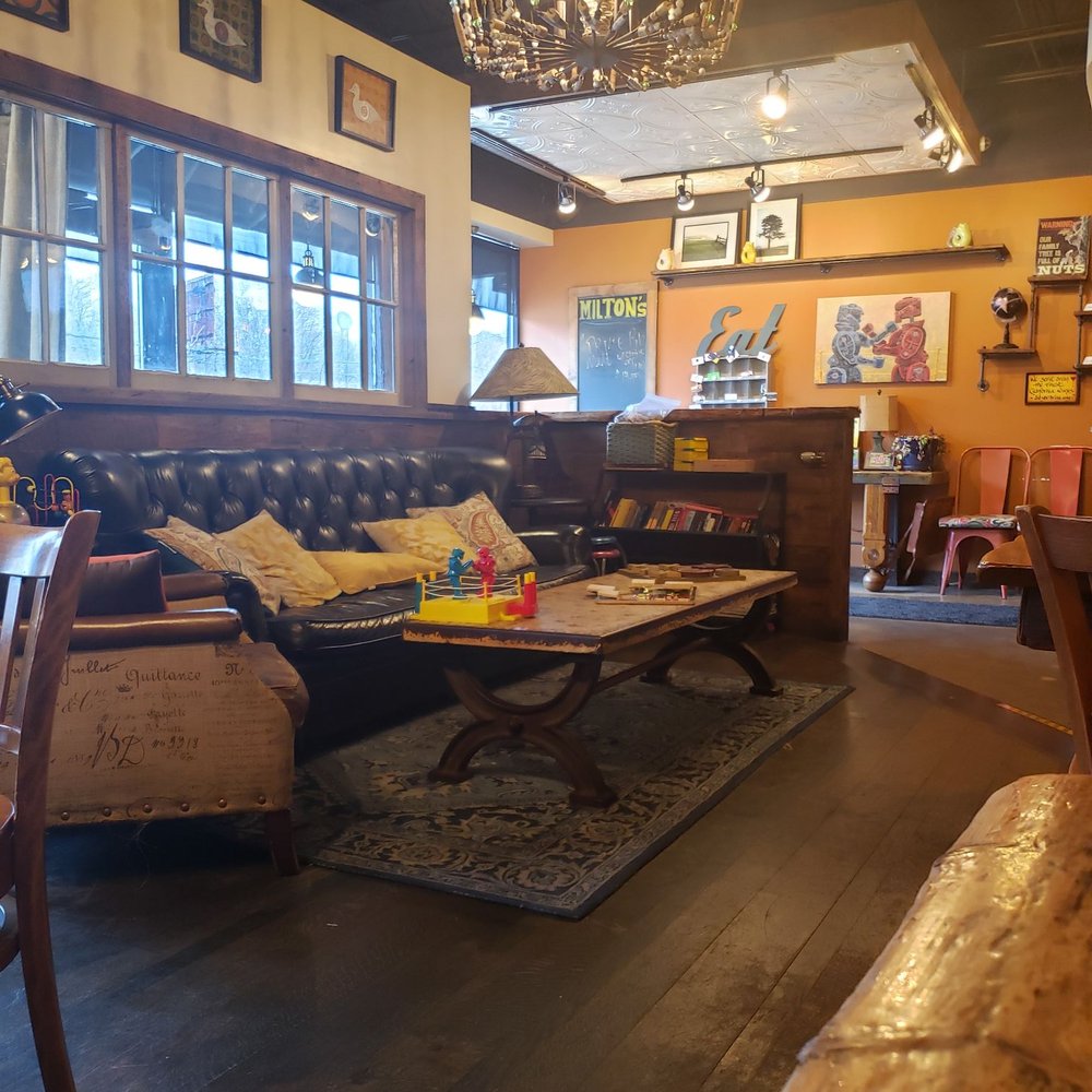 Milton's - Sitting area - New American Near Me - Crystal, Minnesota