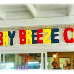 Bay Breeze Cafe at Larsen's Marina