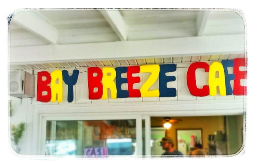 Bay Breeze Cafe at Larsen's Marina