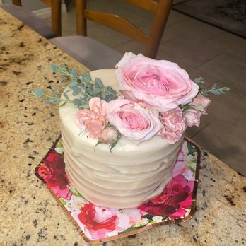 Suzanne's Bakery - Saved the top layer for the following day. - Bakeries Near Me