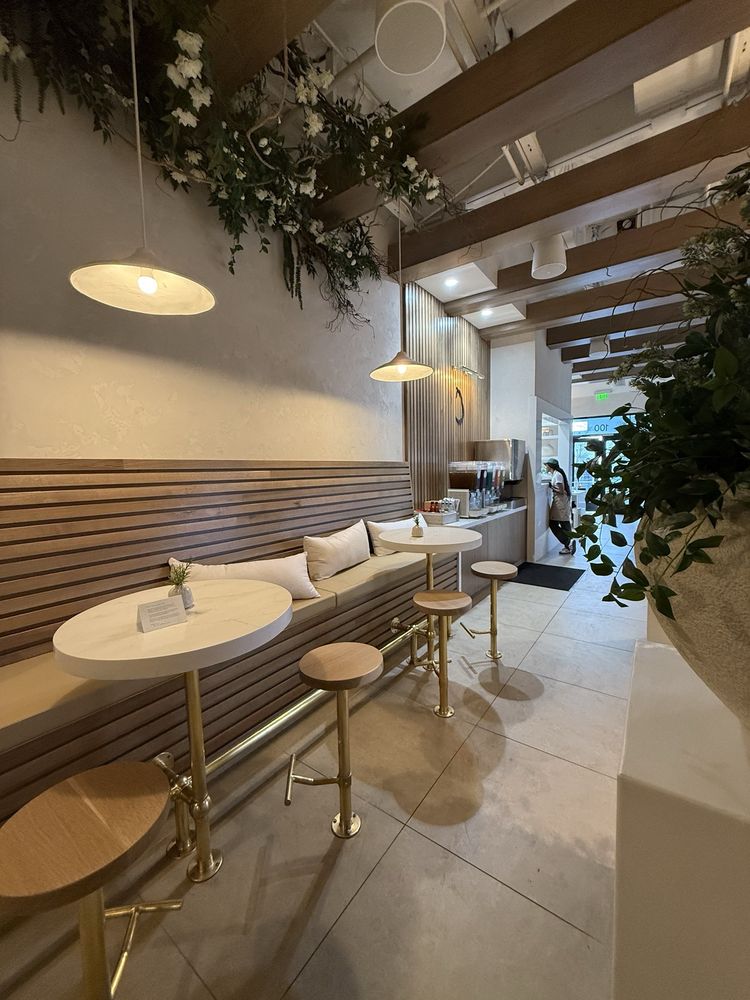 Aubergine Kitchen - Photo 2