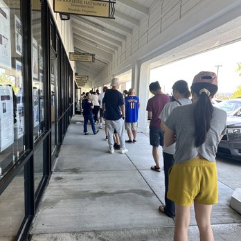 Happy Lemon - Grand opening Day 1 BOGO (12-9pm) line - Friday 4/28/23 - Bubble Tea Near Me - Castro Valley, California