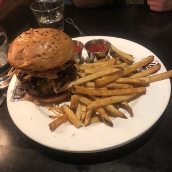 Ike's Minnetonka - Ike 's Roadhouse Steak Burger - Steakhouses Near Me - Minnetonka, Minnesota Ike's Minnetonka - Ike 's Roadhouse Steak Burger - Steakhouses Near Me - Minnetonka, Minnesota