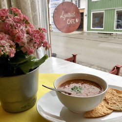 Kafé Lysstråle - Soup with papadum