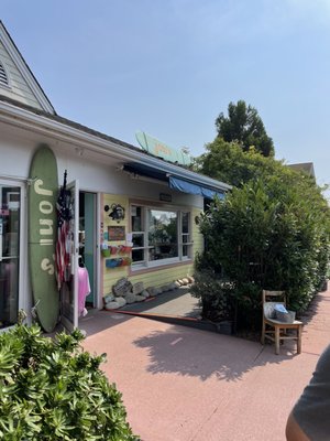 Joni's by null