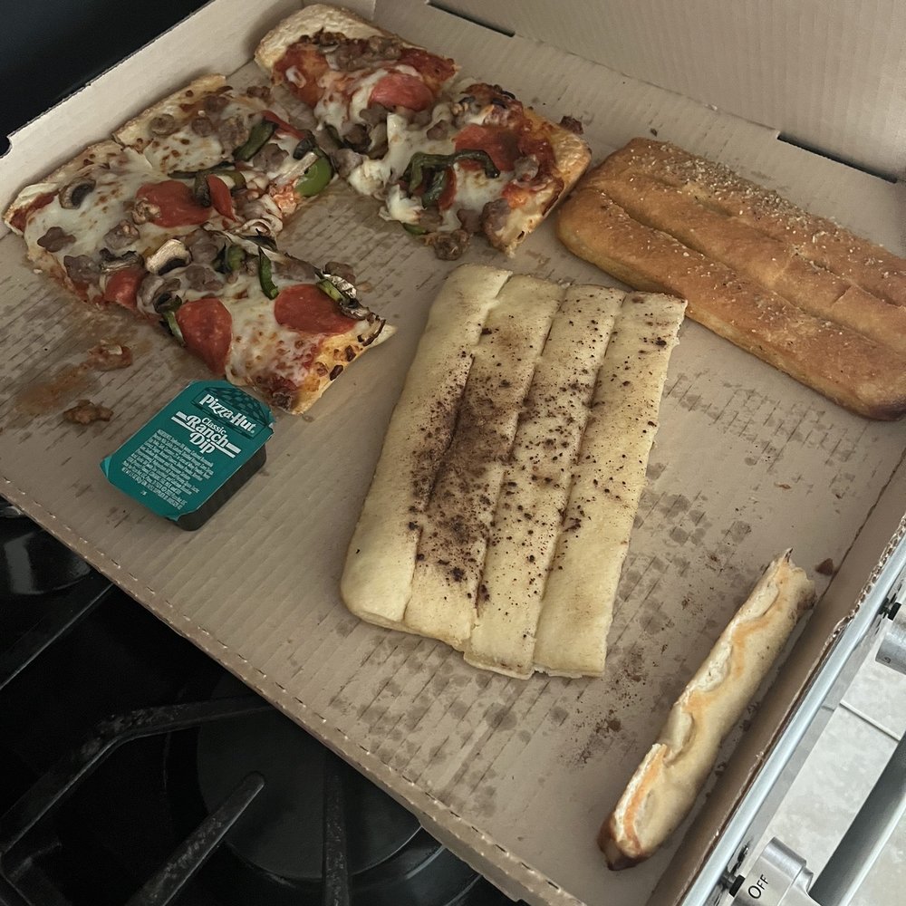 Pizza Hut - Horrible pizza - Pizza Near Me - Laveen, Arizona Pizza Hut - Horrible pizza - Pizza Near Me - Laveen, Arizona