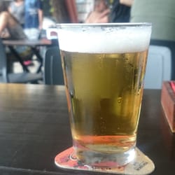Confeitaria e Bar Casa Clipper - O carro chefe da casa: o chopp do Clipper dispensa apresentações. Bem gelado e tirado na pressão certa, desce redondo.