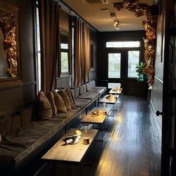 Divan Restaurant & Bar - Restaurant interior