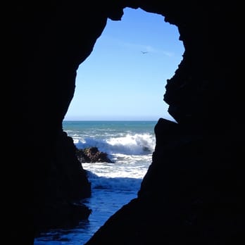 Hearn Gulch - Sea cave accessible at low tide - Beaches Near Me - Gualala, California Hearn Gulch - Sea cave accessible at low tide - Beaches Near Me - Gualala, California