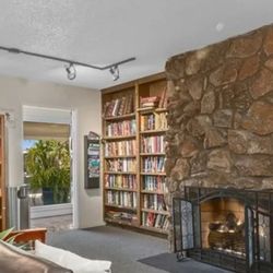 El Toro Mobile Estates - Reading Room