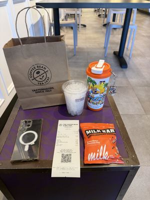 The Coffee Bean & Tea Leaf by null