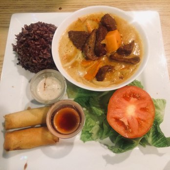 Urban Vegan - Red curry with vegan beef - Vegan Near Me - Chicago, Illinois Urban Vegan - Red curry with vegan beef - Vegan Near Me - Chicago, Illinois