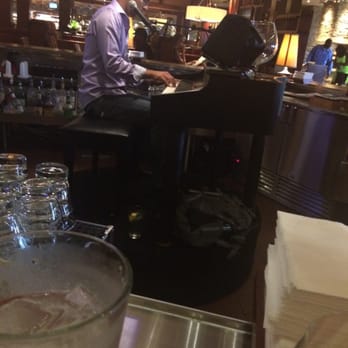Seasons 52 - New American Near Me - Memphis, Tennessee