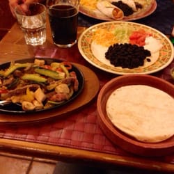 Messicano Il Covo del Ribelle - The beef and chicken fajitas are to die for!