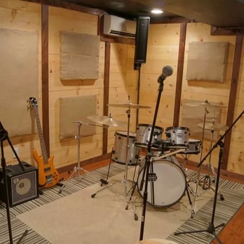 Thunder Studios Hawaii - Studio B has all the look and feel of a top notch Nashville recordung studio - Recording & Rehearsal Studios Near Me - Honolulu, Hawaii Thunder Studios Hawaii - Studio B has all the look and feel of a top notch Nashville recordung studio - Recording & Rehearsal Studios Near Me - Honolulu, Hawaii