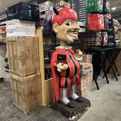 Butthead's Tobacco Emporium - Punch statue.