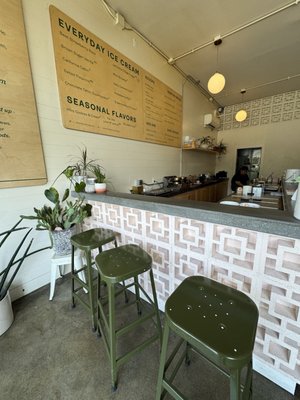 Frankie & Jo's Ballard by null