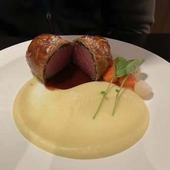 Gordon Ramsay Hell's Kitchen - Beef welly - Steakhouses Near Me - Stateline, Nevada Gordon Ramsay Hell's Kitchen - Beef welly - Steakhouses Near Me - Stateline, Nevada