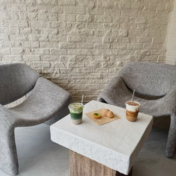 The Morning Mood - Interior - Coffee & Tea Near Me - Granada Hills, California The Morning Mood - Interior - Coffee & Tea Near Me - Granada Hills, California