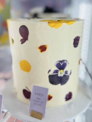 Flouring Cake Shop by null