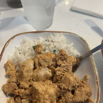 Meddys - Chicken and rice bowl - Mediterranean Near Me - Tulsa, Oklahoma