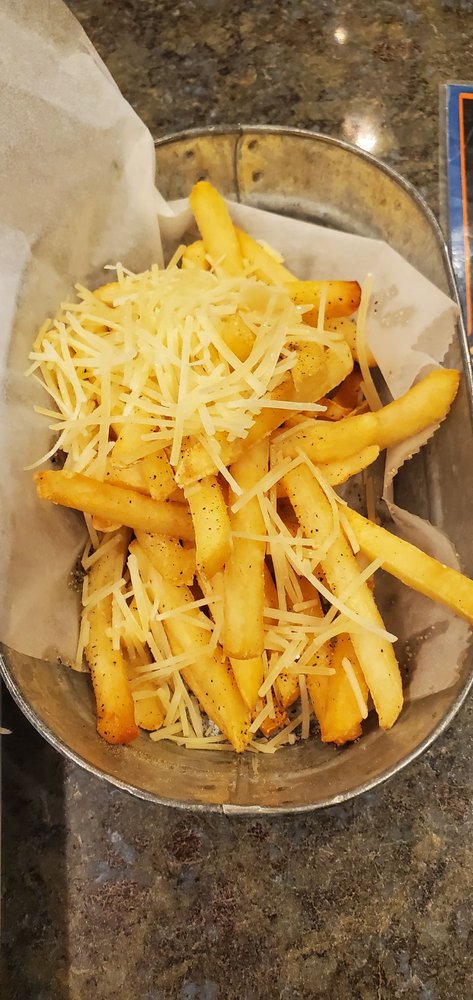 Newton's Paradise Cafe