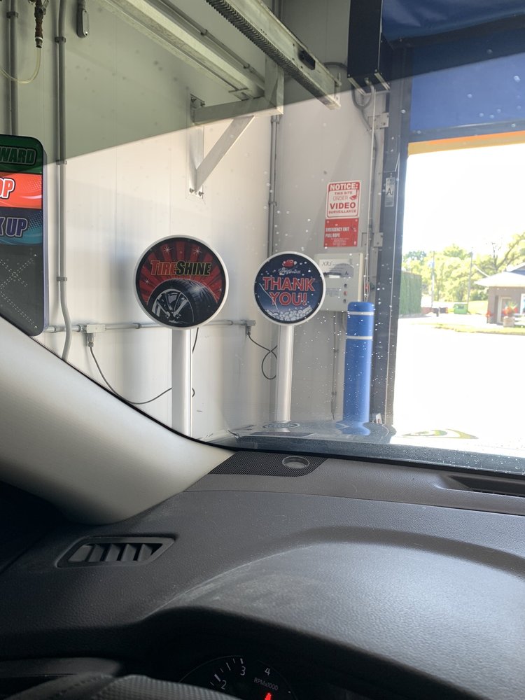 SOAPY BUCKET CAR WASH Updated September 2024 11 Photos 1026 E