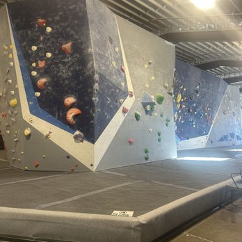 Sequence Climb - Bouldering - Yoga Near Me - Kansas City, Missouri