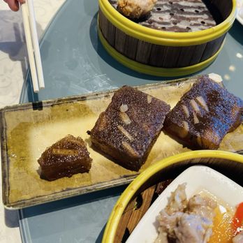 HL Peninsula Garden - Pan Fried Pan-Seared Water Chestnut Cake - Hot Pot Near Me - Burlingame, California HL Peninsula Garden - Pan Fried Pan-Seared Water Chestnut Cake - Hot Pot Near Me - Burlingame, California