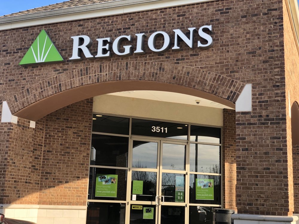 REGIONS BANK 3511 Camp Creek Pkwy, East Point, Banks