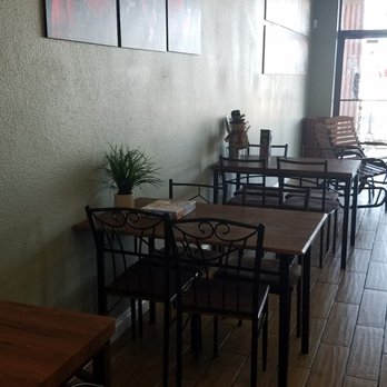 Mr Tea - Seating and games.  (Connect Four, Jenga, etc) - Bubble Tea Near Me - Las Vegas, Nevada