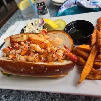 Cape May Fish Market - Lobster roll - Seafood Near Me - Cape May, New Jersey