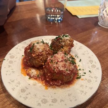 Gabbiano's - Italian Near Me - Portland, Oregon