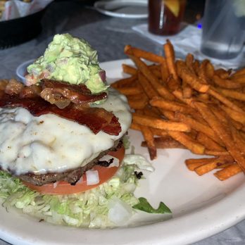 Bubba's 33 - Burger special - Pizza Near Me - Macomb, Michigan